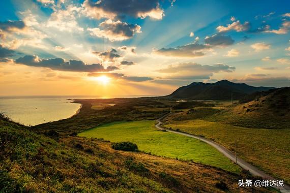 琉球先岛诸岛的现状：宫古群岛扼守宫古水道，八重山群岛监控台海