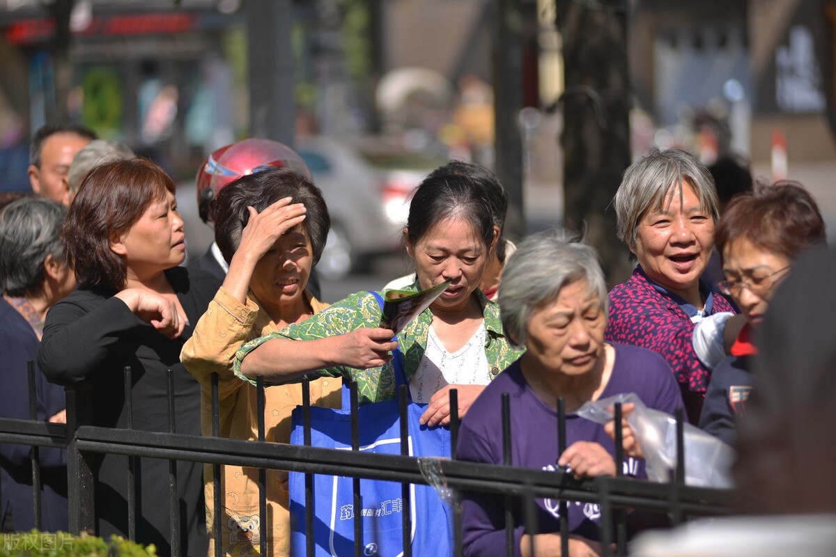 湖北老板开超市，利用“一筐鸡蛋”，月赚8万，这生意怎么做的？