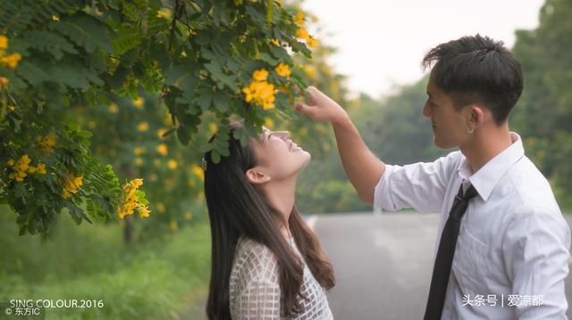 如何哄女孩子开心，男人学会这五招她将会更加舍不得离开你