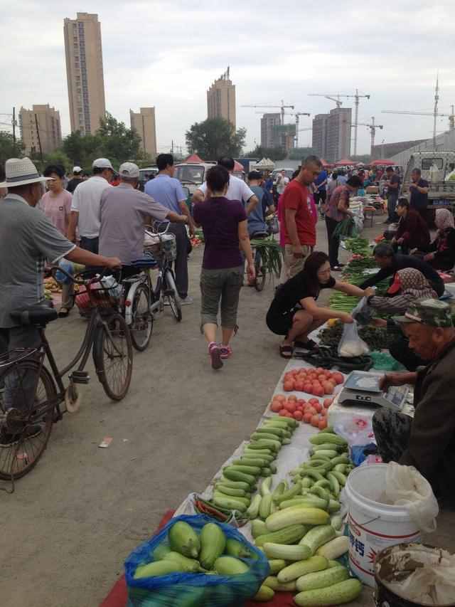 菜市场的蔬菜品种那么多，谁也没想到，赚钱的会是它