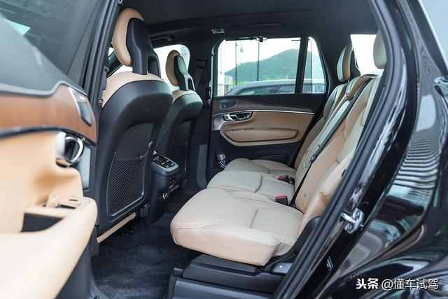 懂车试驾沃尔沃全新xc90，2.0t发动机如何撑起80万售价？