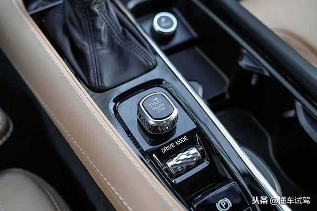 懂车试驾沃尔沃全新xc90，2.0t发动机如何撑起80万售价？